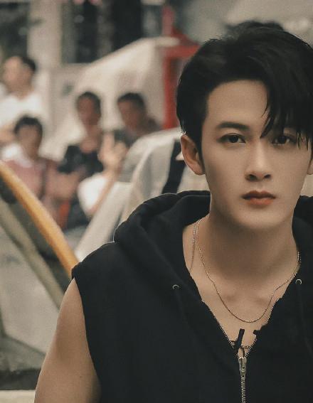 檀健次|无缝进组未必好!檀健次称自己像在演一个明星,背后理由却很通透