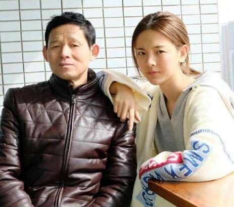 赵丽颖|从小县城出头的8位明星：赵丽颖回村修路，成毅老家3年前才脱贫