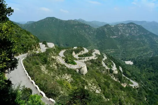 潍坊|世界最长的天然回音壁在山东的这座山中，此地还被誉为“潍坊版张家界”