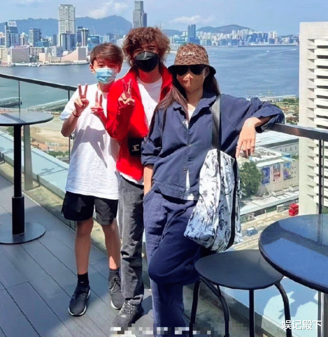 谢振轩|谢振轩近照曝光褒贬不一，被大众质疑更像苏有朋，长相也越来越差！