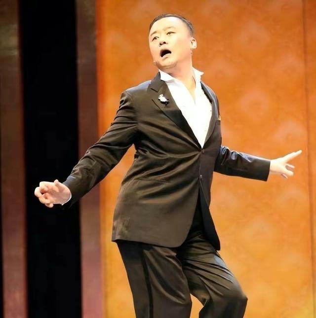 周立波|周立波的狂妄自大，终究得自己买单，从名人沦为遭人唾弃的小丑