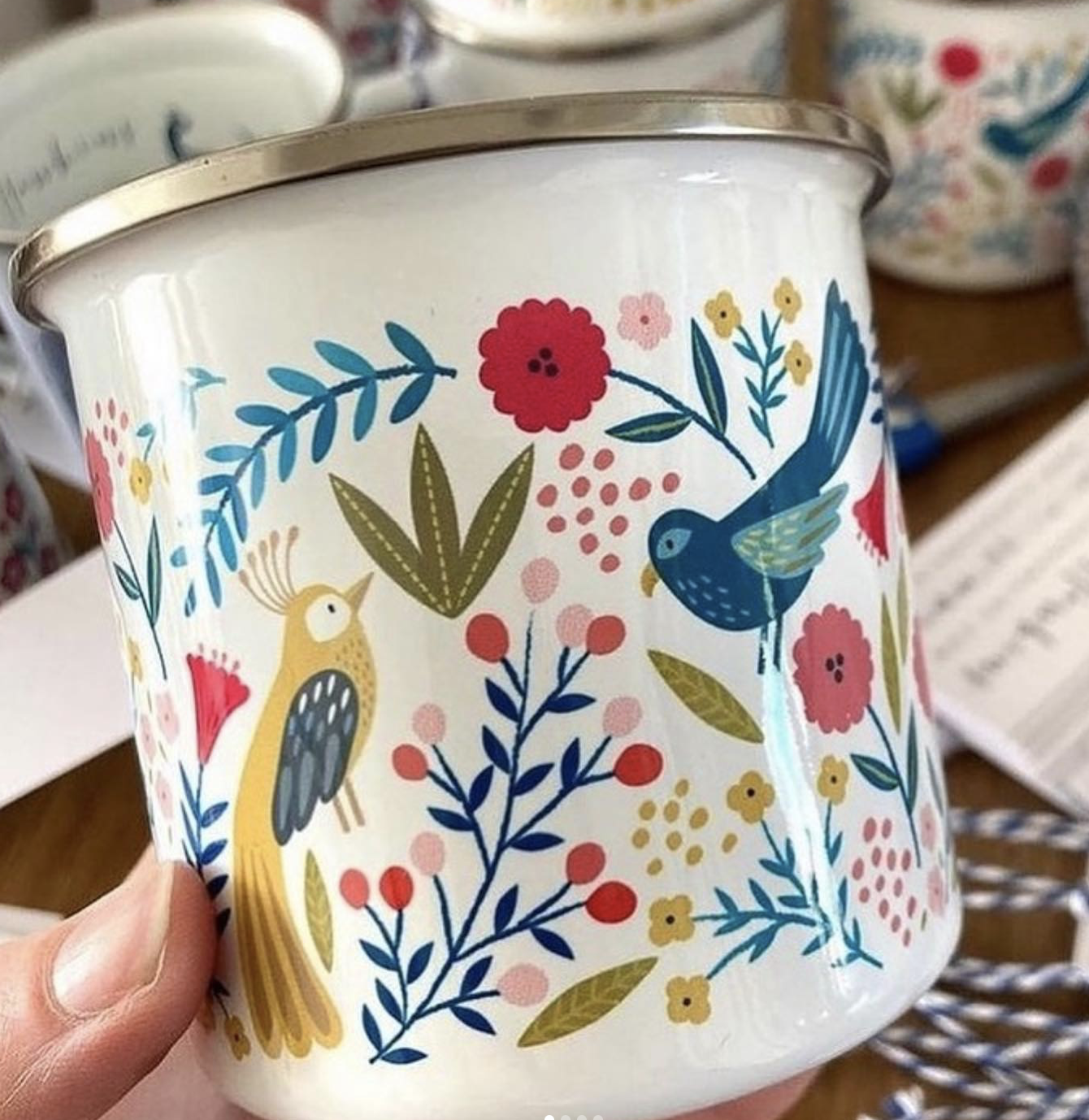 动物和花朵组合的清新图案  很适合孩子看的插画