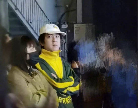 马思纯|张哲轩发文庆生官宣与马思纯恋情 祝女友新电影票房大卖