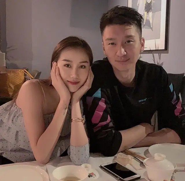 陈露|篮坛36岁名宿离婚实锤 美娇妻晒新欢亲密照 结婚10年 财产超千万