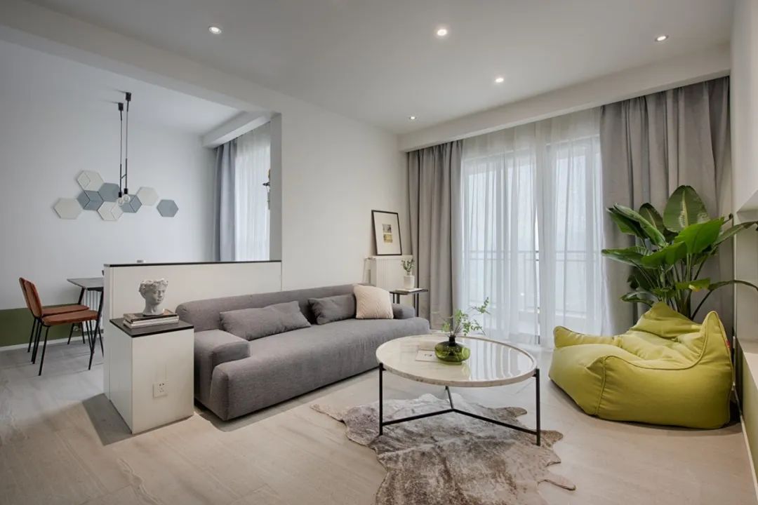 越来越多年轻喜欢横厅户型，这里有多种布局方式可供选择！