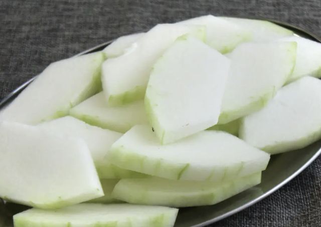 牛奶|高血脂不能吃豆腐？医生：8种降脂食物常吃，血脂或“偷偷”下降