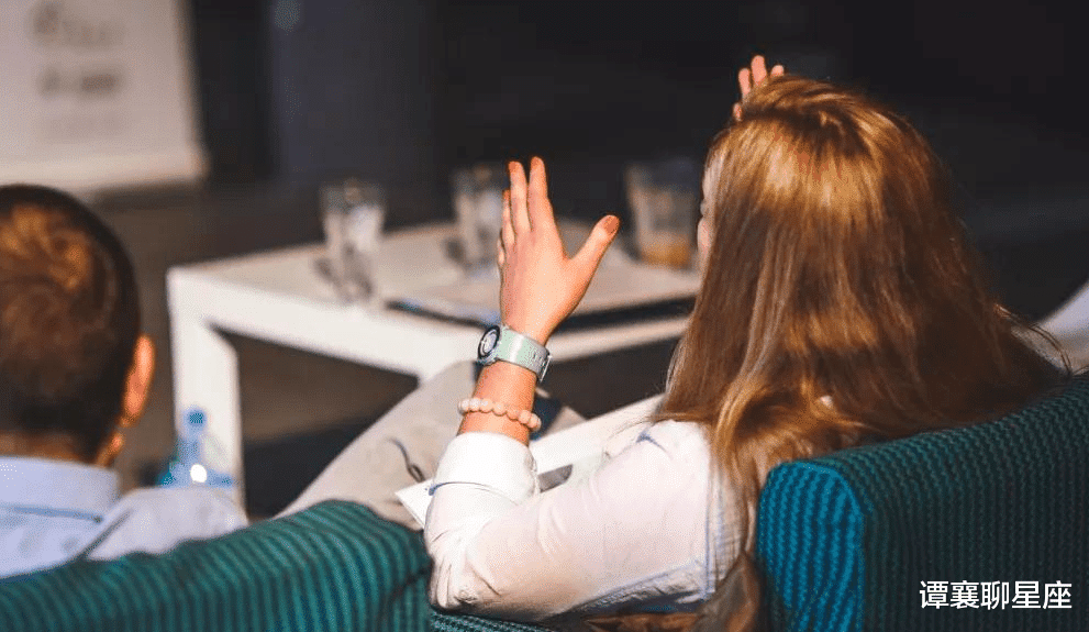 社交中最忌讳的,就是不把自己当外人