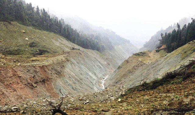 赵亮|演员赵亮:饰演三德子一炮而红,当红时退圈去养鸡,14年后怎样了