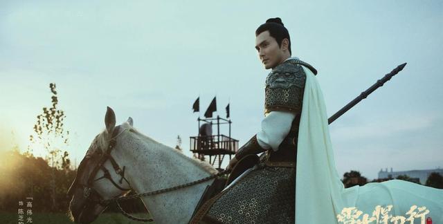 张若昀|张若昀新剧来袭,化身儒雅武将游戏江湖,搭档00后小花,让人心动