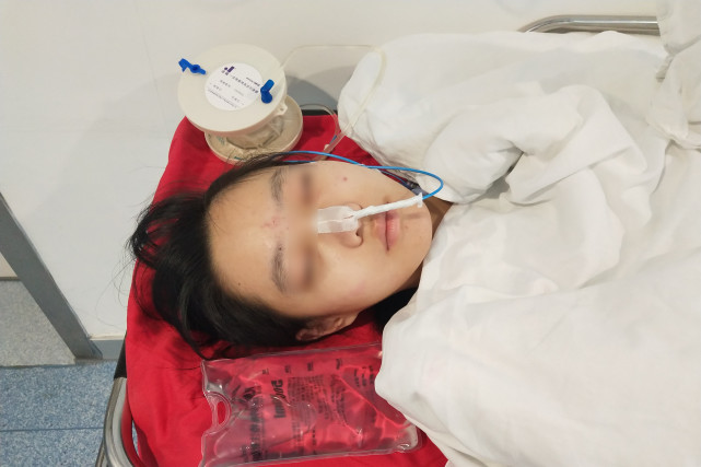 校园欺凌|童星邵一卜妈妈透露女儿因遭受校园暴力跳楼,公开抢救照愤怒发声