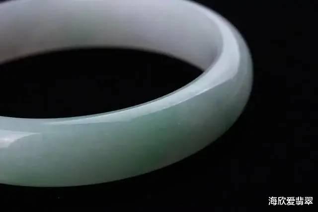 艺术品|买翡翠手镯，除了种水，还要关心这个！