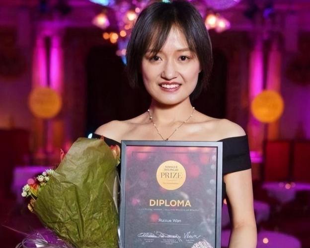 一举攻克世界难题,90后清华女博士万蕊雪:我只做中国科学家