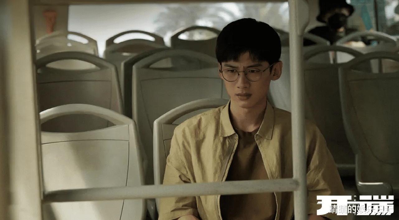 白敬亭|《王牌部队》播完后闹剧荒？别急，3部待播剧即将接档，都是王炸