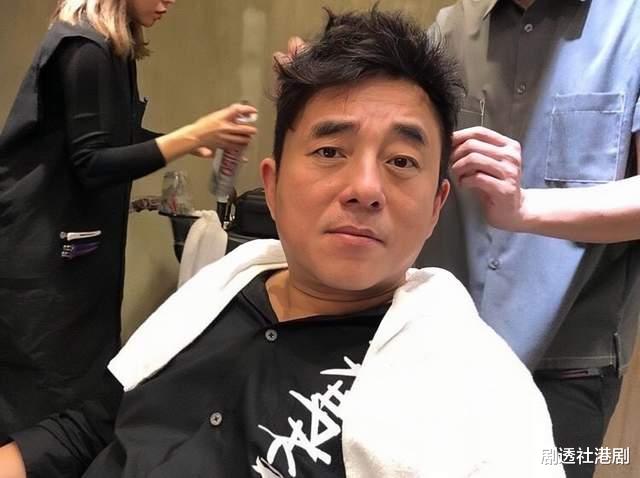 吕方|香港知名歌手宣布复出!明年出山开演唱会,娶富婆妻子老来得女