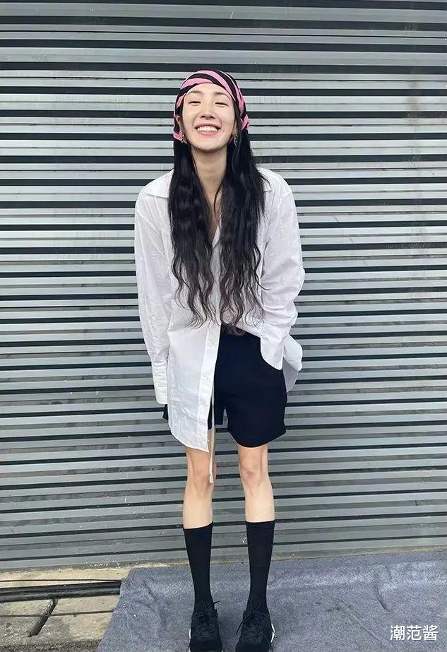 如何把男友风的衬衫穿得更好看？学会这几招，让你秒变帅气少女