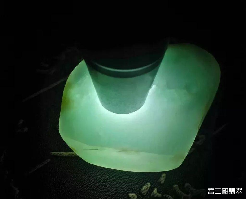 |玉赏 ▏妙哉持莲观世音，钵头摩华净妙香