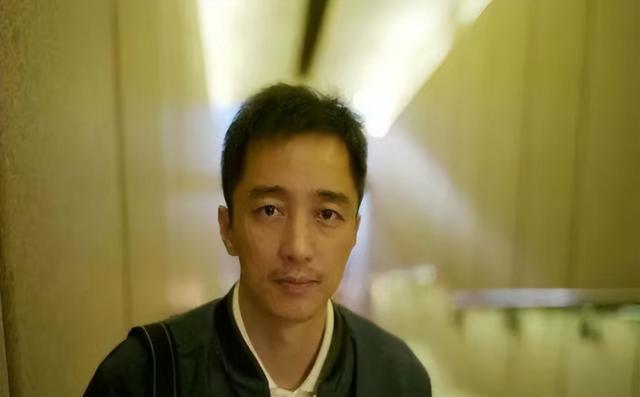 路金波|河南平顶山穷小子路金波，白手起家，娶女明星，如今身价超10亿