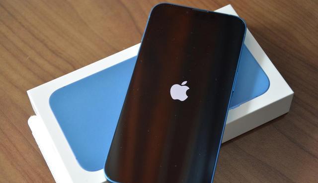 5G|iPhone手机好用，但是这两款机型不推荐，这三款机型闭眼买