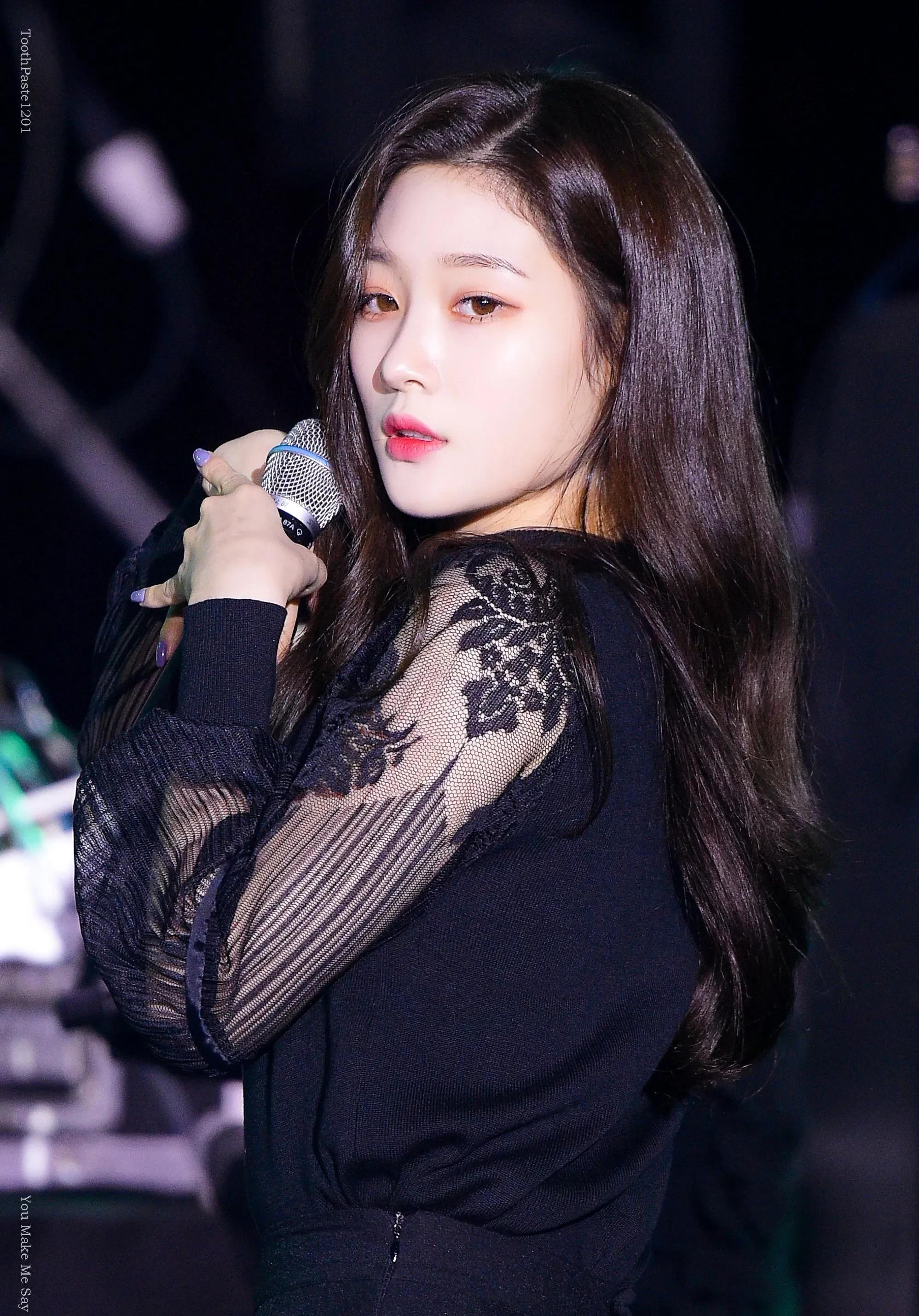 天生丽质|郑采妍，灵动唯美的柔情美女，天生丽质的少女范，太亮眼啦