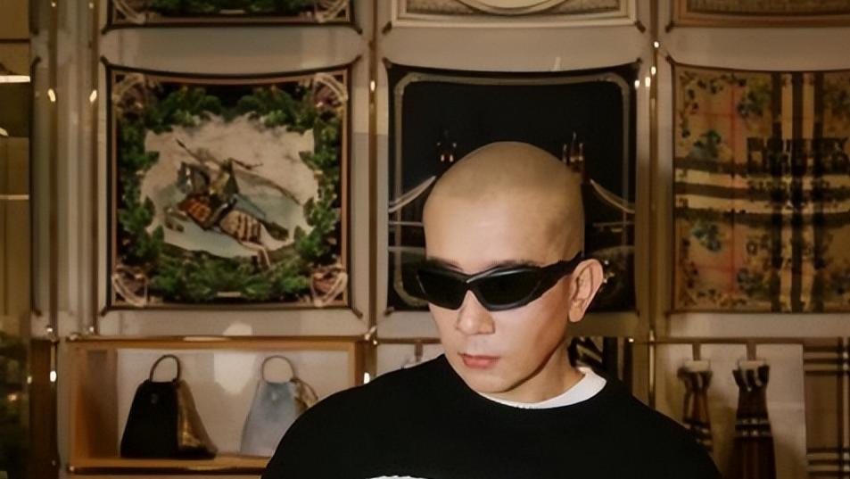 具俊晔|具俊晔被台媒嫌弃：50多岁还赖床，在家不穿衣服，靠75岁母亲服侍