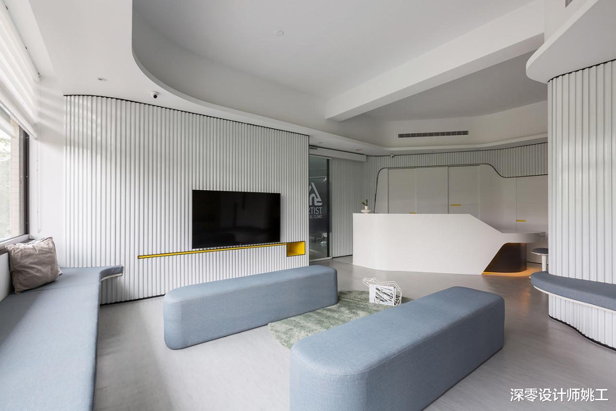 关于吊顶的5个小设计，金属条，线性木条和雕花造型，你家用上哪一个