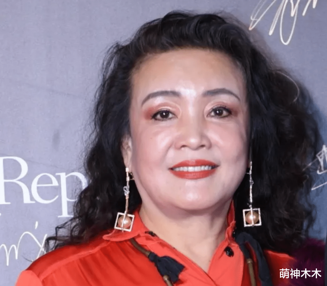 张新成|张兰发飙了!公开怒怼张颖颖是屎壳郎:要是好女人早就公开了