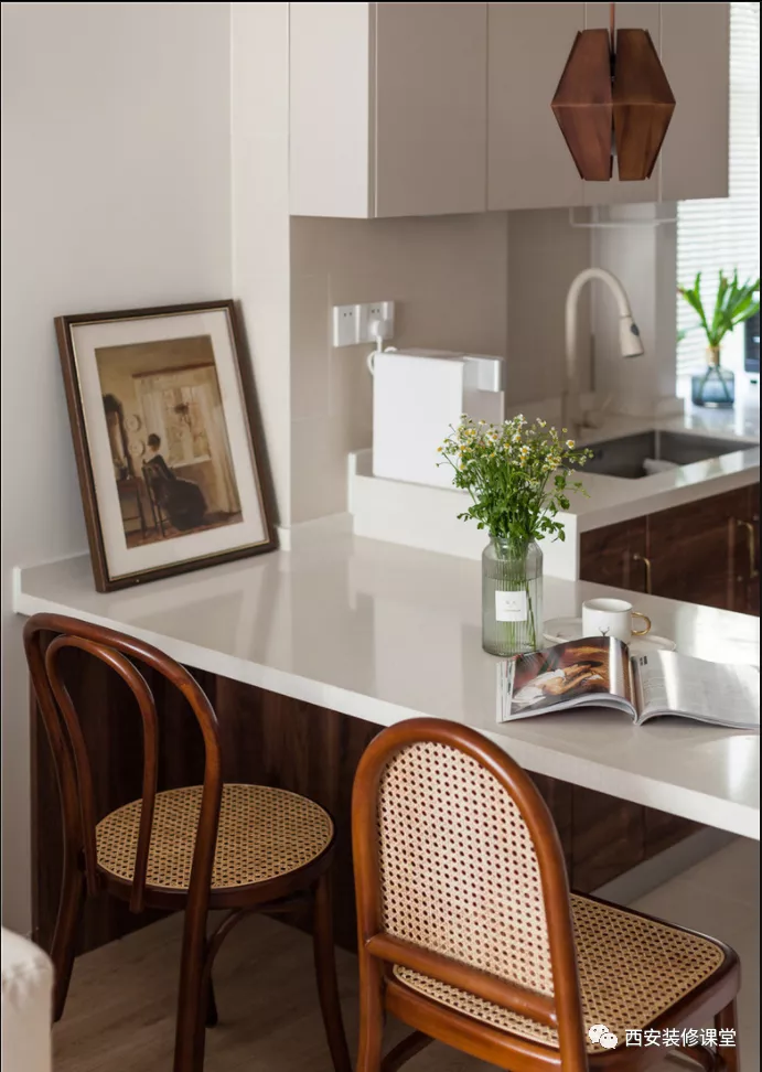 70㎡两室暗厅，改造暖色婚房