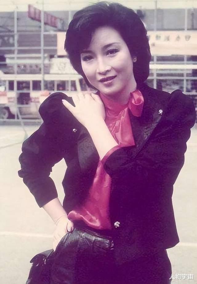 黄杏秀|相守43载恩爱不减，自认老婆0缺点，陈百祥与黄杏秀的爱情太神仙