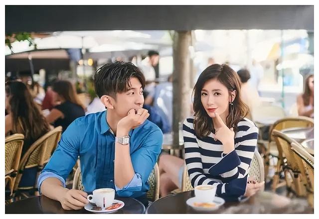 贾静雯|48岁贾静雯新剧花絮尺度大！男主岔开双腿，身材壮硕性感撩人