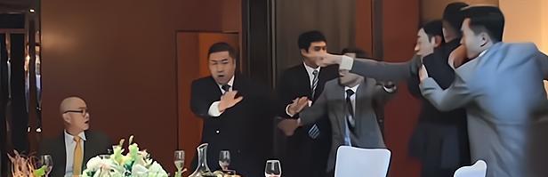 赵垒|赵垒为什么失态对裘毕正发飙？别被恋爱脑忽悠，裘真的又蠢又坏