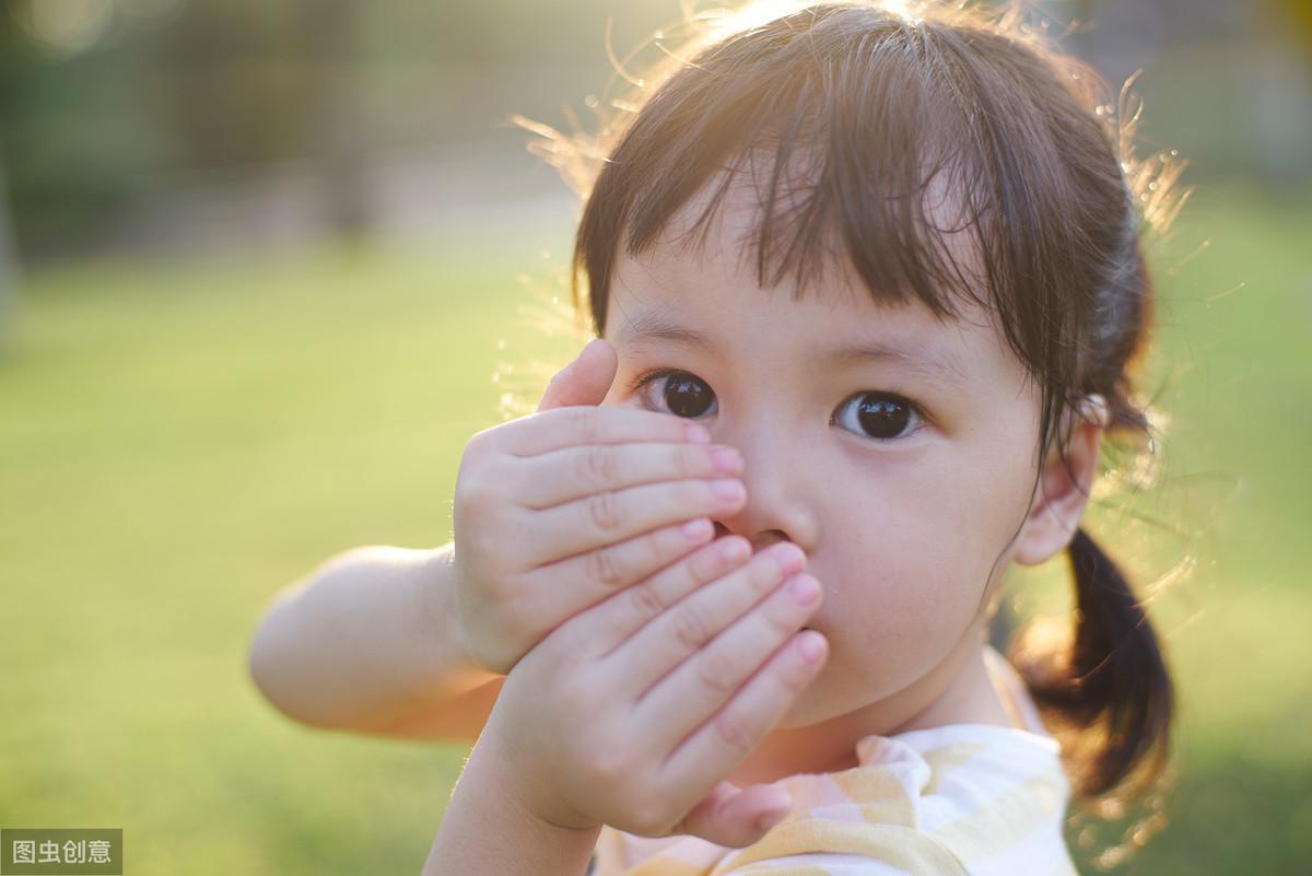 亲子|孩子胆小怕生不合群,职场爸爸1招解决,高质量的陪伴半小时就够