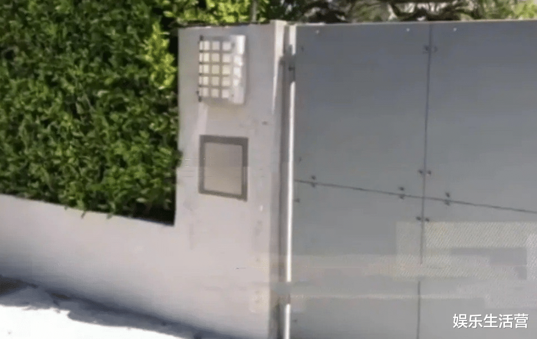 冯小刚|冯小刚4351万美国豪宅内景曝光，有独立池塘和泳池，四周绿树环绕