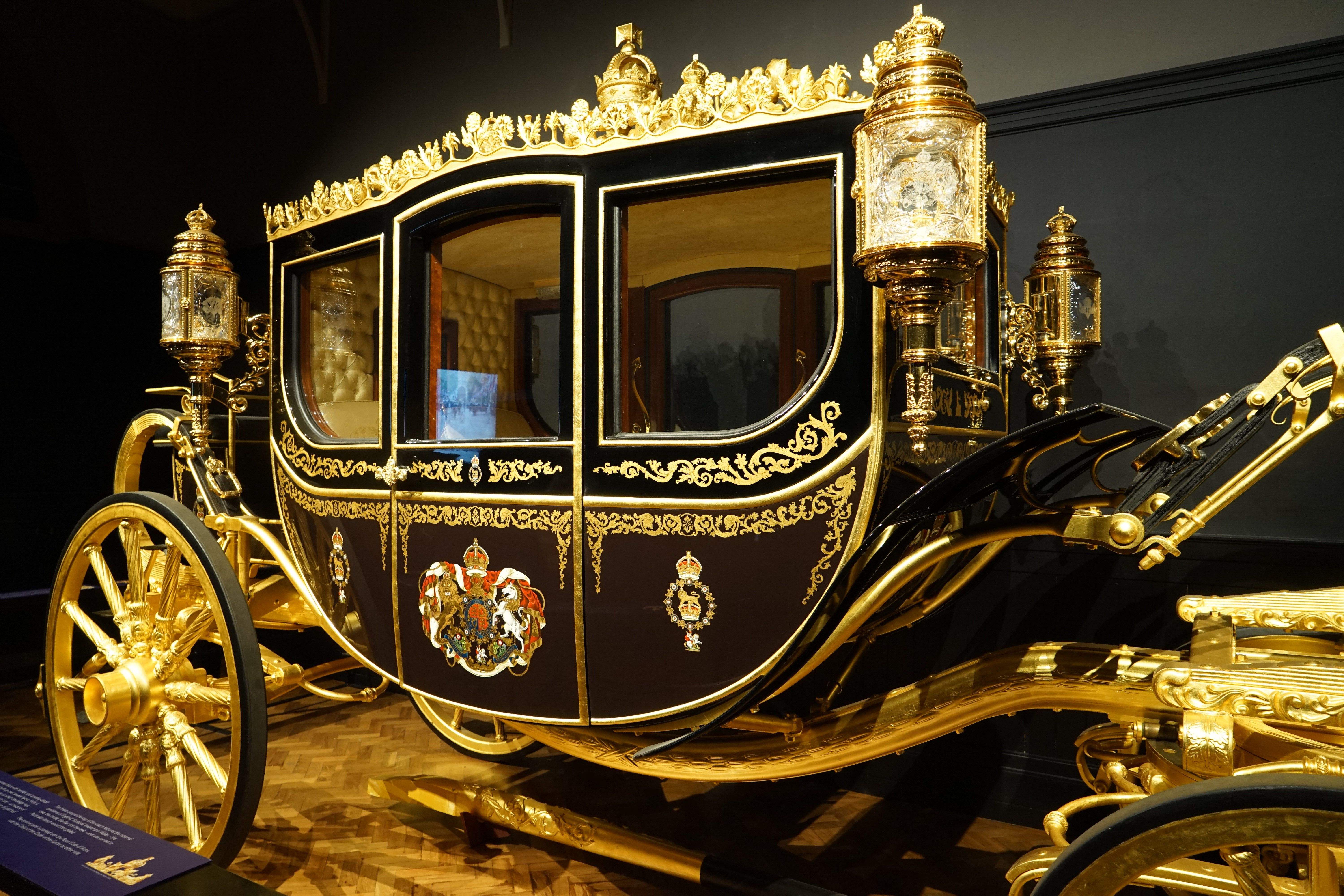 翡翠|在古玩市场中，这几种藏品最适合收藏！你知道有哪几种吗？