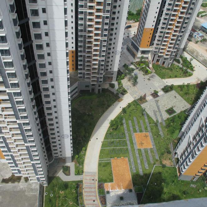 有钱人住顶楼都不用担心冬冷夏热?头回见这种设计,好实用!