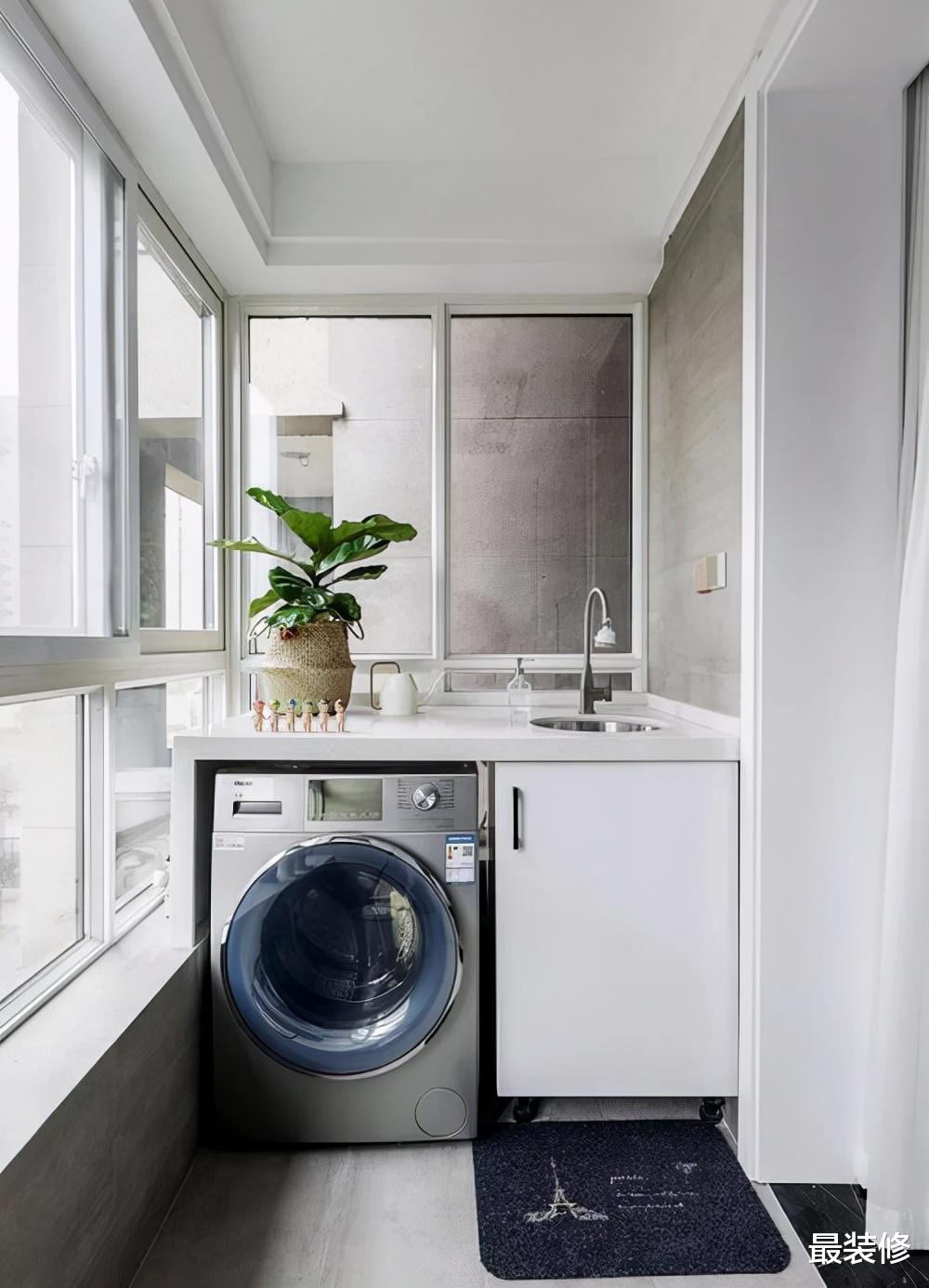 经过了一次失败的装修，他终于住进了满意的家，全家人都夸他高明