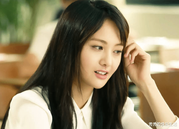 郑爽|郑爽过的一直不快乐，从小就是母亲的棋子，被精神控制着