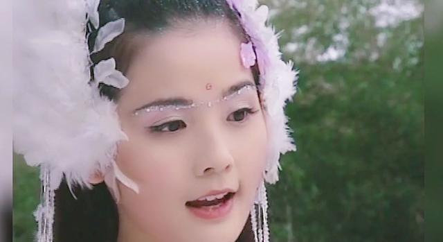 何美钿|内娱甜妹审美降级:从纯天然到尬甜,三代甜妹之间差距有多大?