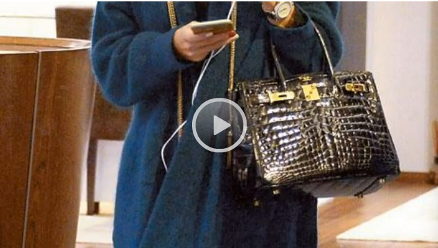 吕丽君|争香港首富大刘战中输给甘比，吕丽君忙慈善，谁没有趟不去的挫折