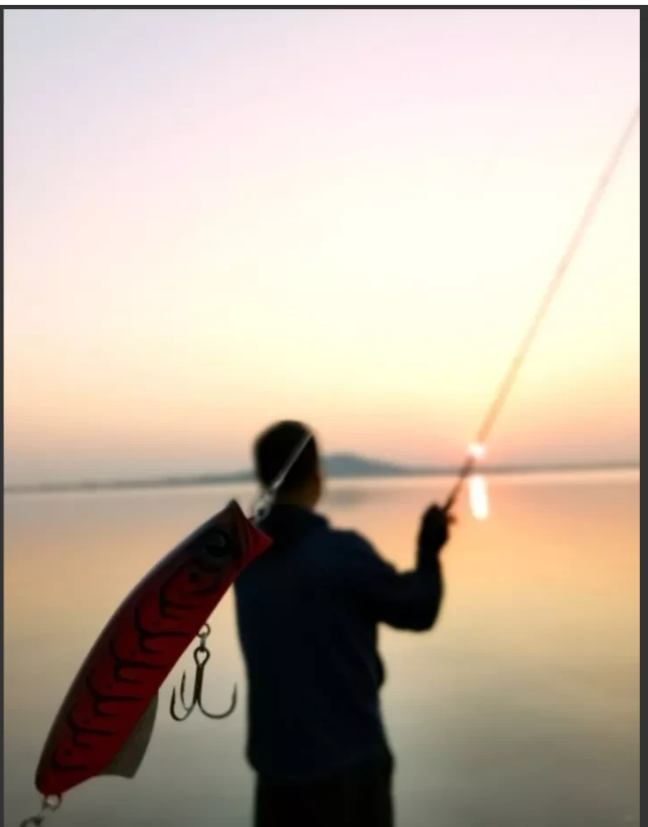 江苏省|江苏南京，男子抛杆钓鱼，喜中了一条米级鱤鱼，正要骑电动车回家被抓获