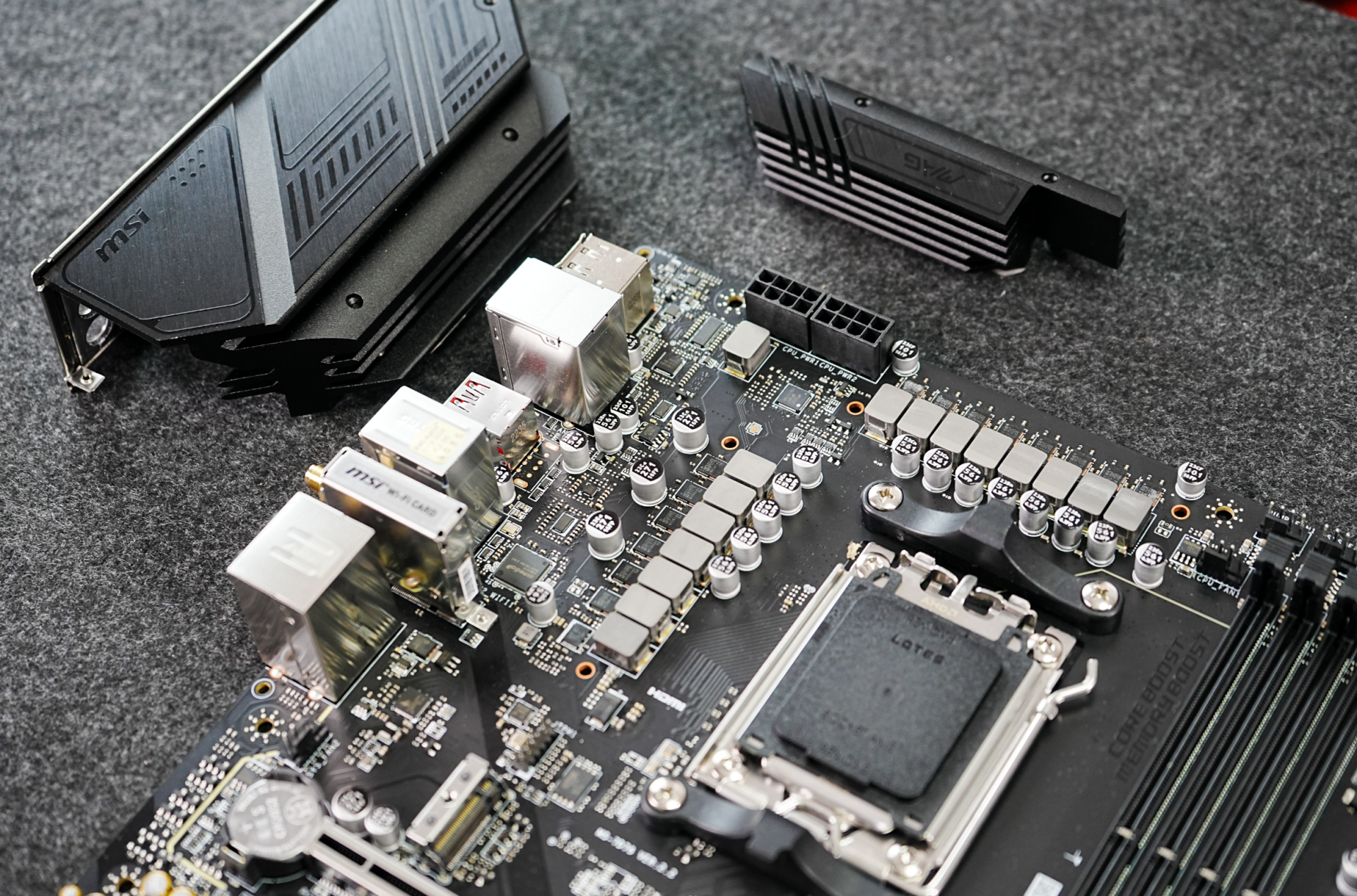 微星MAG B650M MORTAR WIFI迫击炮开箱：降价后的新锐龙的绝配