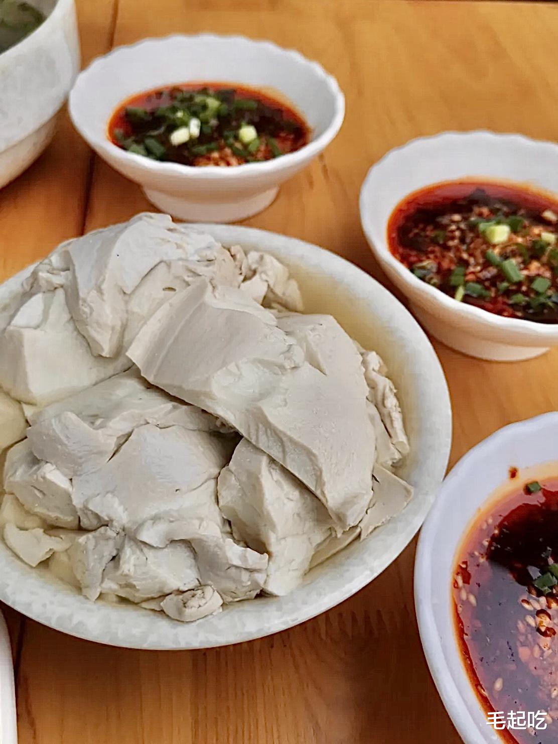 成都双流的“本地食堂”，人均消费20元左右，特色卤鹅味道太巴适