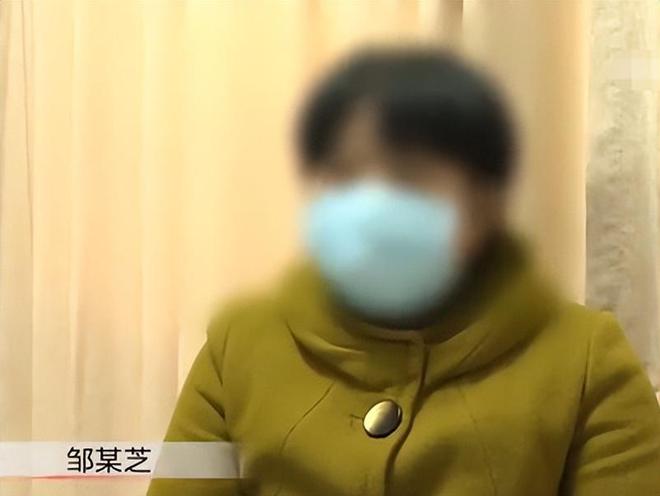 2020年,浙江一女孩冲进防疫卡点大喊:救救我!
