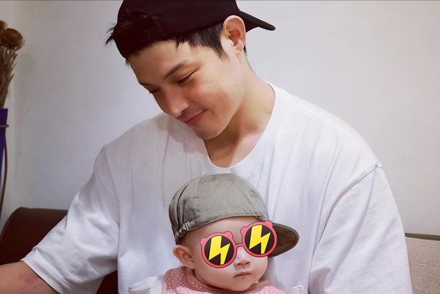 寇家瑞|寇世勋父子罕同框,38岁寇家瑞高大帅气,女儿已2岁仍未娶女友