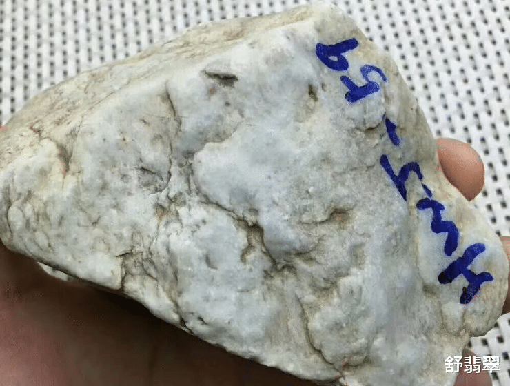 翡翠|翡翠原石包浆皮壳产生需要什么条件?