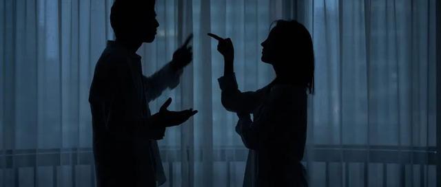 朱亚文|“全网最想嫁”的男人，深夜晒娇妻照片引热议：他“憋”不住了？