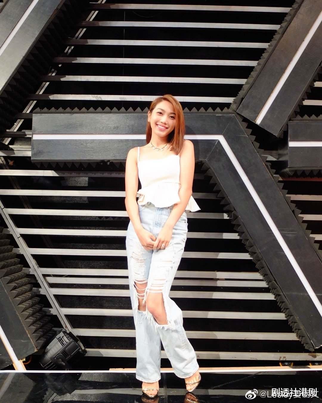 姜丽文|恭喜！TVB星二代自曝美国秘密注册结婚，父亲秦沛隔空观礼显激动