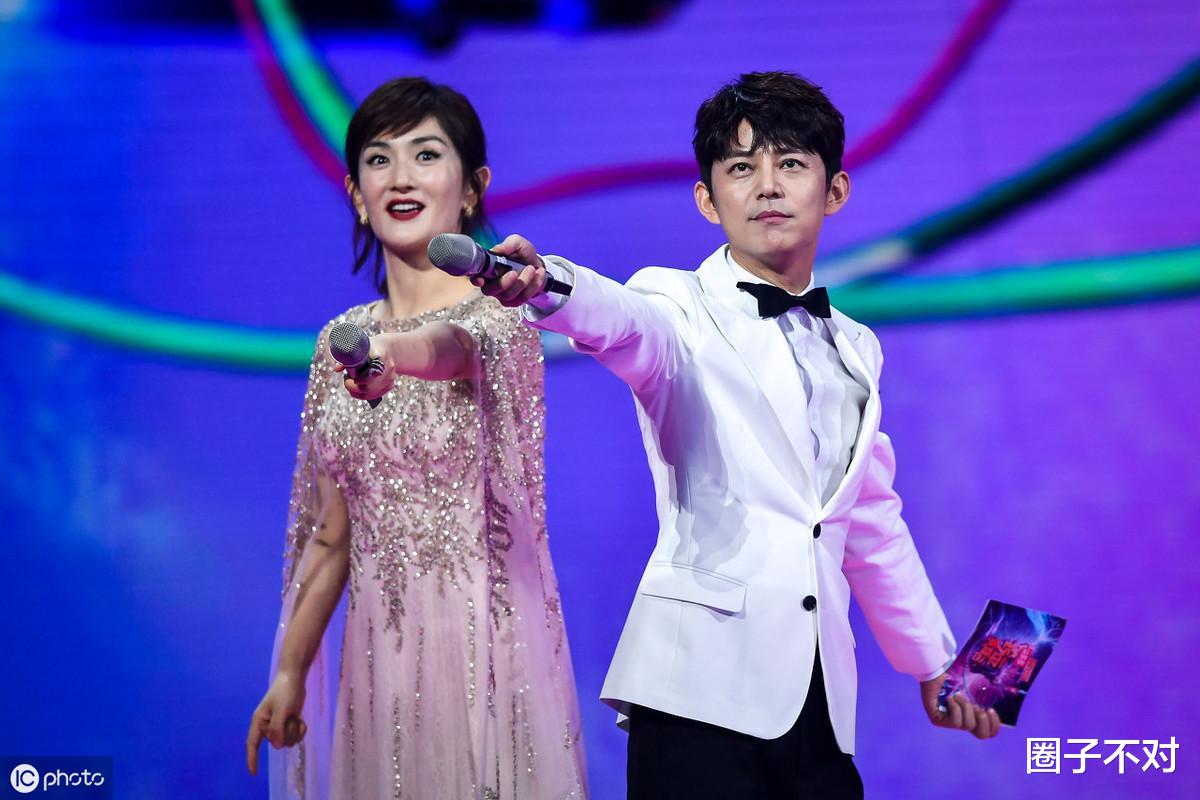 谢娜|离开何炅的谢娜，被打回了原形