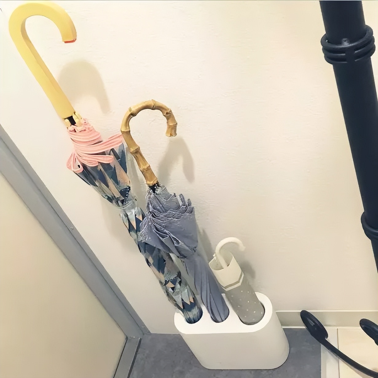 别在门口放“门垫”了,土气又脏!学学年轻人的布置,美观又实用