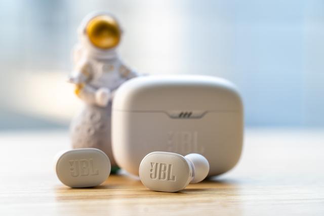 京东|它这么好看，还这么好听！JBL真无线耳机图赏