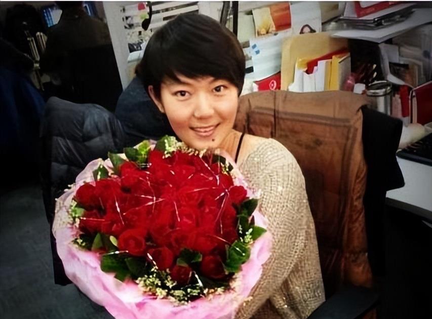 大鹏|喜剧演员婚变大瓜曝光,董成鹏三亚与女子约会,新房里搂抱小儿子